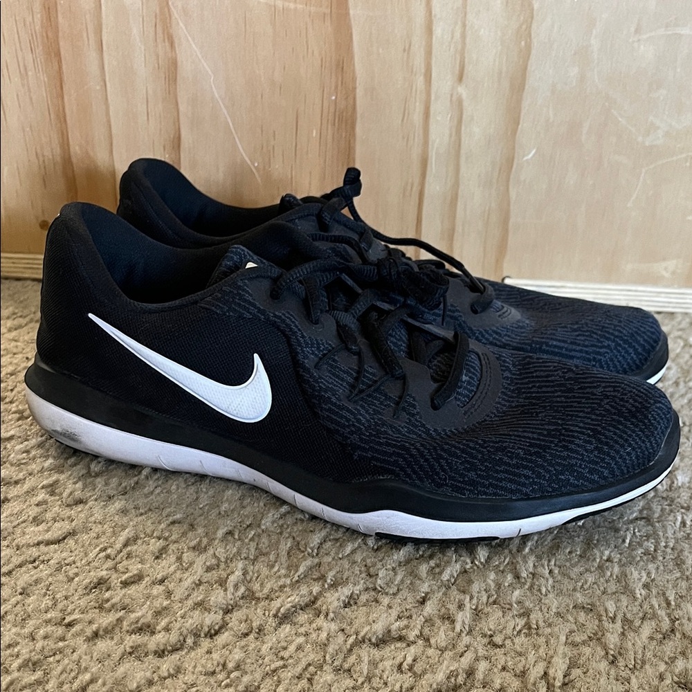 Nike Black and White Flex Supreme TR6 Training Shoes